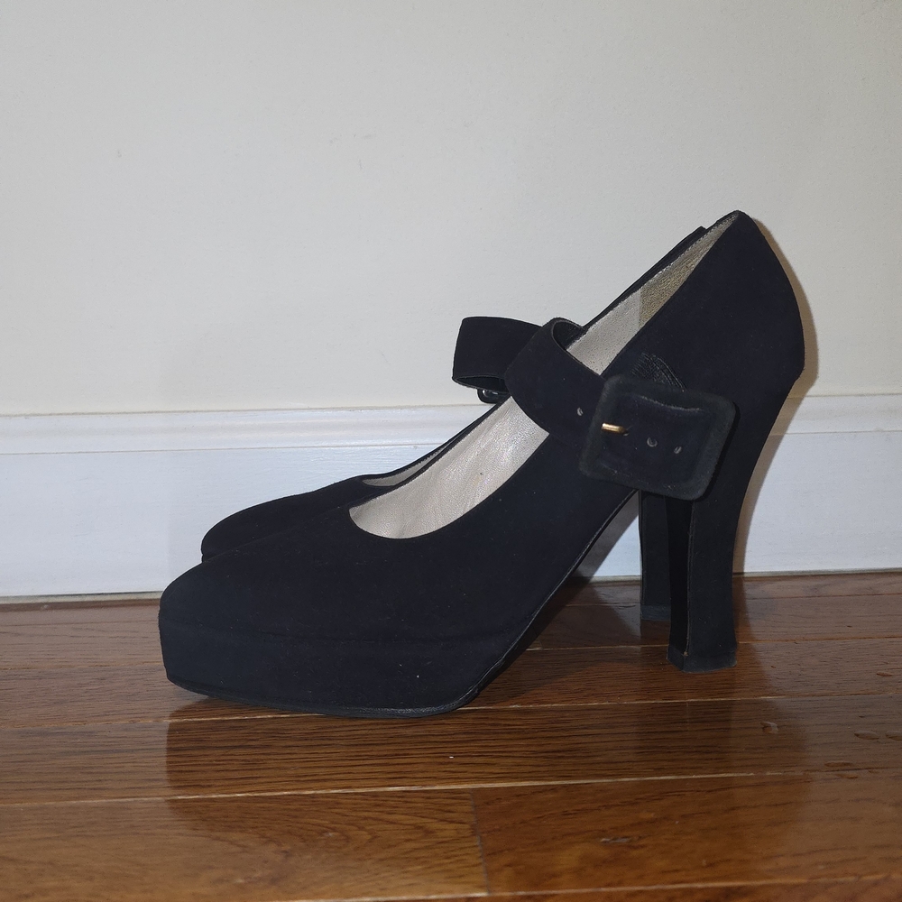 Chanel Black Women's Shoes - Picture 4 of 10